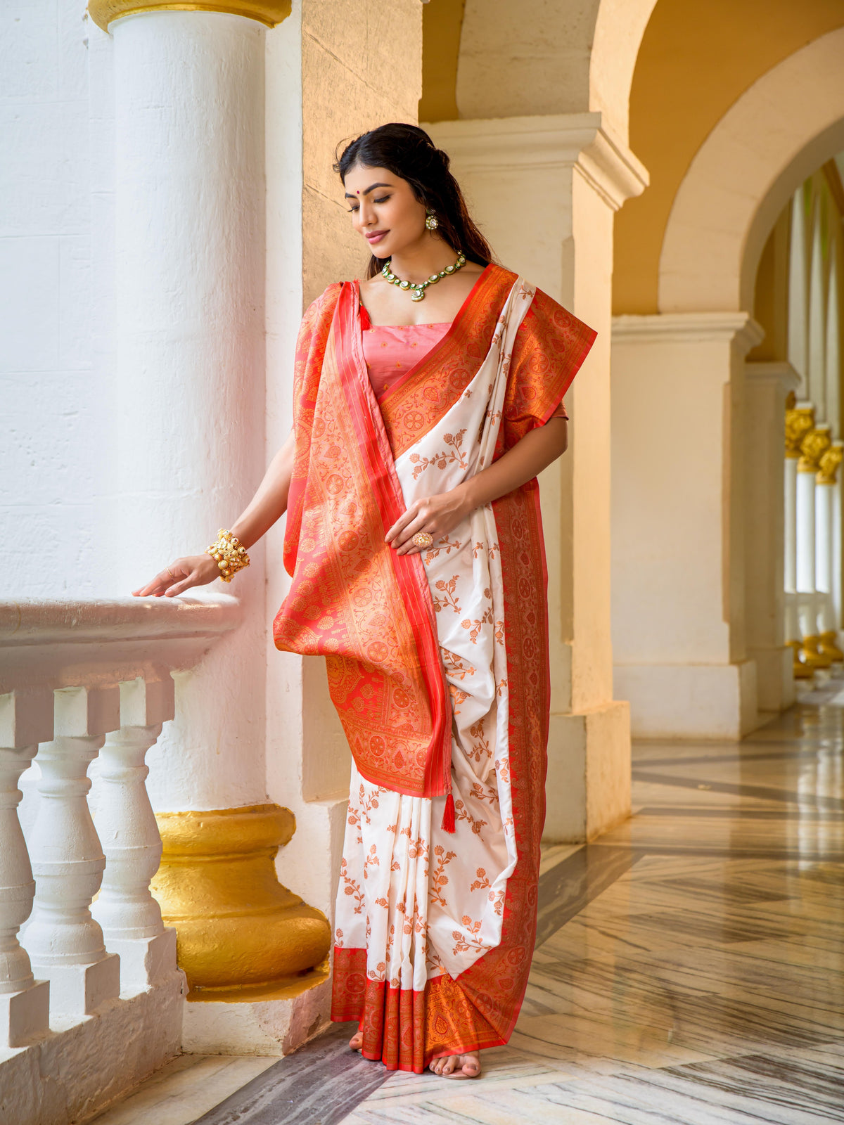 White And Red Ethnic Bangali Tradition Saree With Blouse Piece