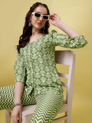 Green Cotton Printed Co-Ord Set With Sweetheart Neck and Gathered Sleeve