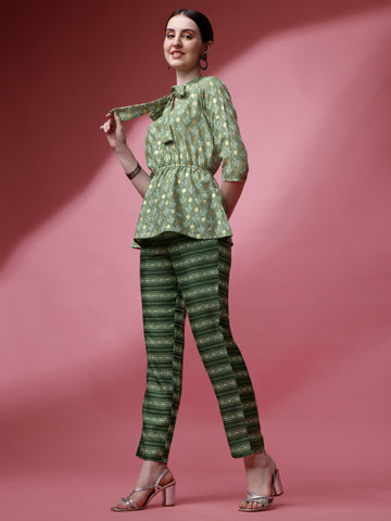 Green Cotton Printed Co-Ord Set With V-Neck and Regular Sleeve