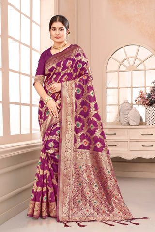 Highlights the stunning appeal of rapier silk sarees -25497